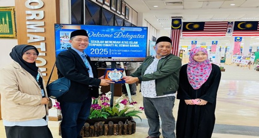 SMAIT Al Uswah Bangil Menjajaki Kampus Top Asia : NUS, Universitas Malaya, dan IIUM