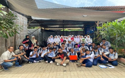 Siswa-siswi Kelas IX Ikuti Kegiatan Outing Pembelajaran IPS di Maggot Center Pasuruan
